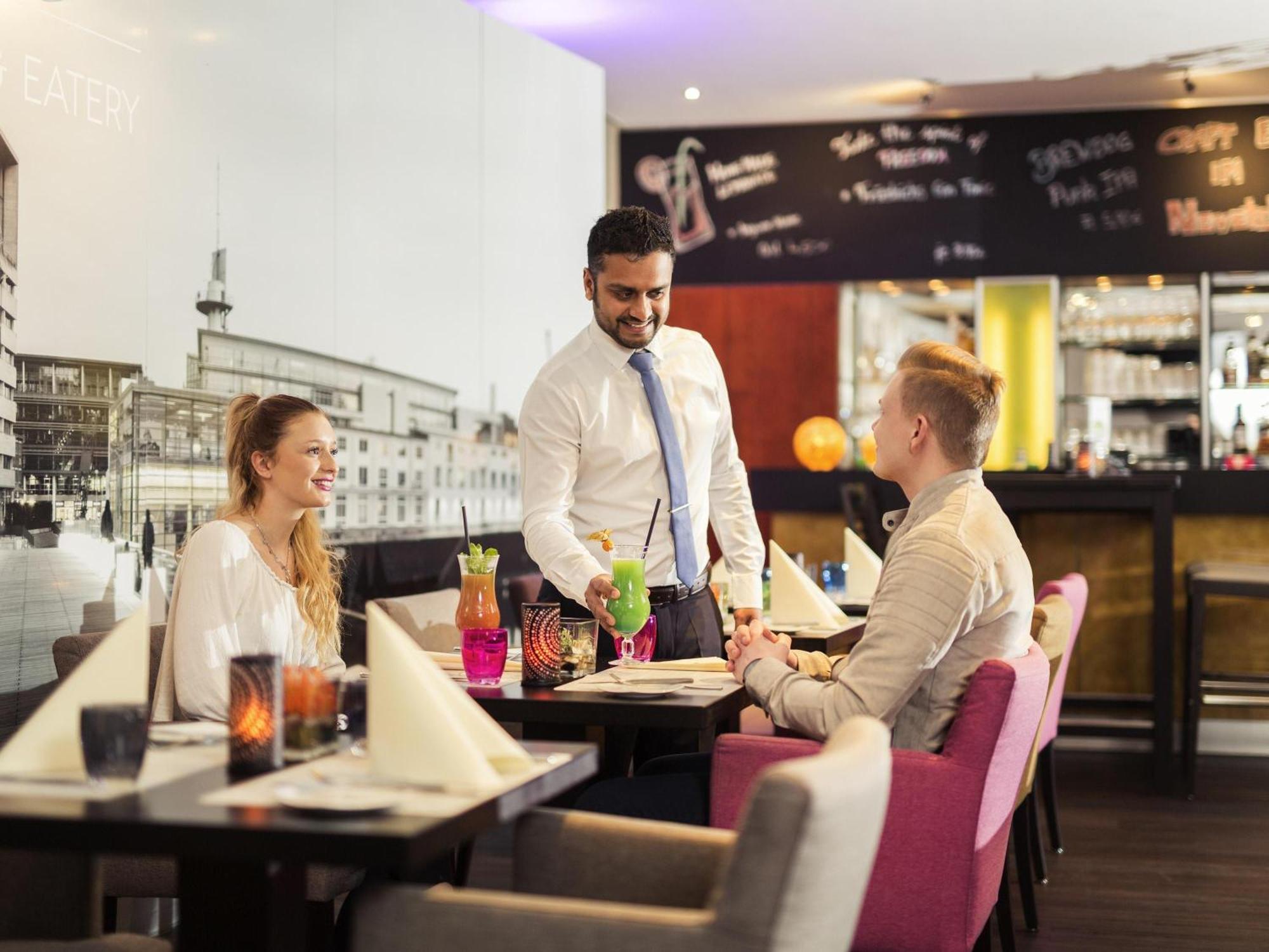 Novotel Duesseldorf City West — Photos 2